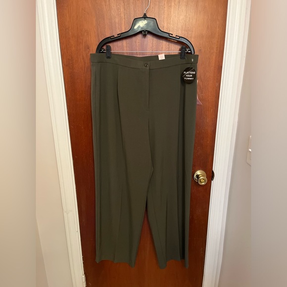 NWT Dressbarn Green Dress Pants 18W - Picture 2 of 9
